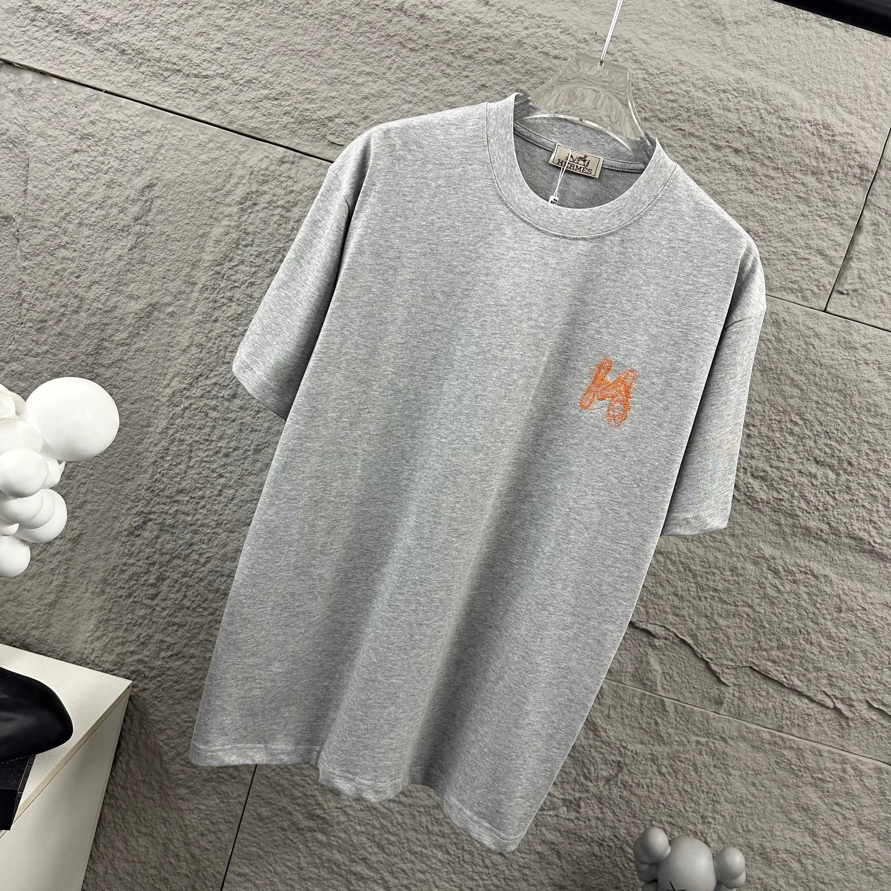 Herme* * 2026 New Arrival Classic T Same Style ：Black White Gray Size： S （90-130 ） M （120-150 ） L （140-165 ） XL （160-180 ） XXL （180-210 ）